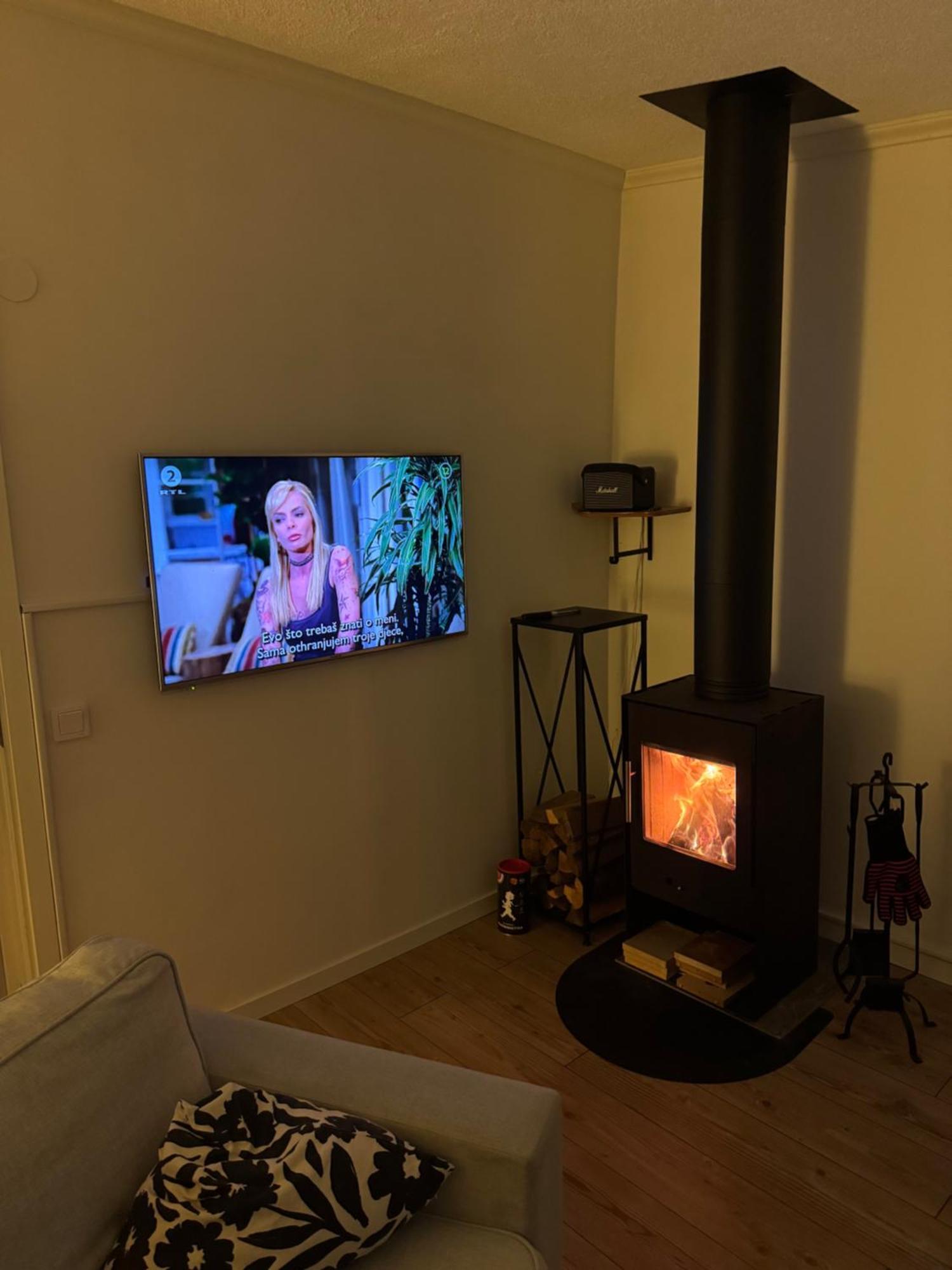 Mysig Stuga I Naevesta Örebro Zewnętrze zdjęcie